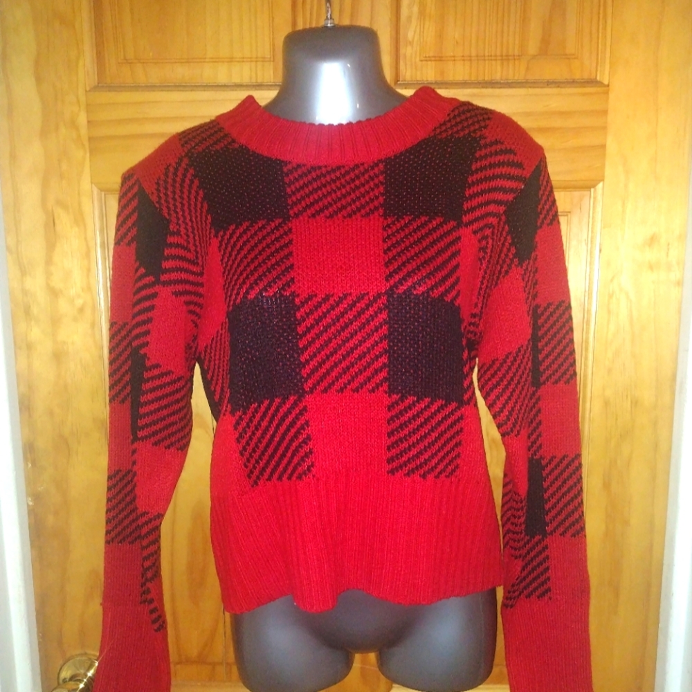 ♥️ Red/Black 🖤 Color Block Sweater 😍